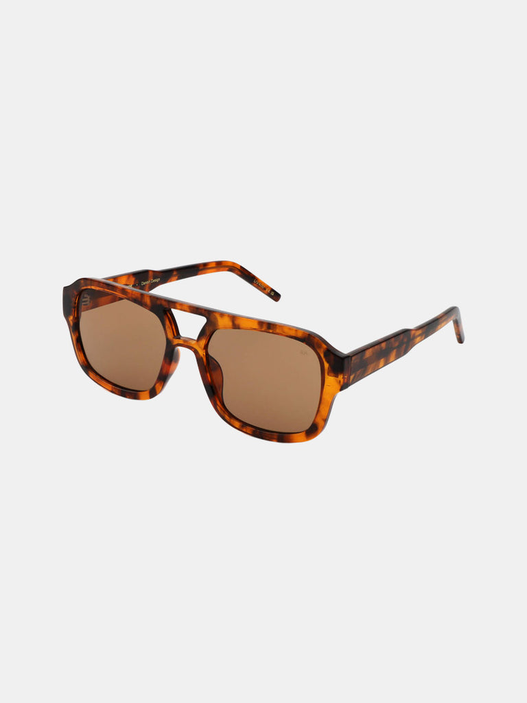 Brun/orange solbriller med brunt glas fra A. Kjærbede