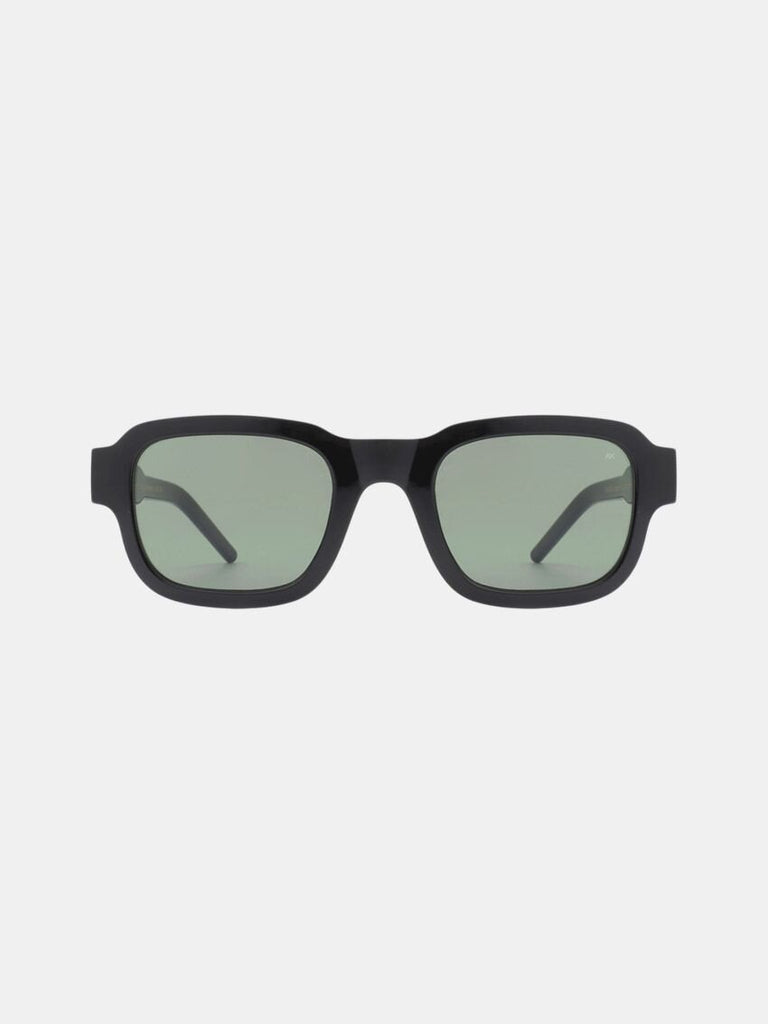 Sorte solbriller med grå, gråt glas fra A. Kjærbede