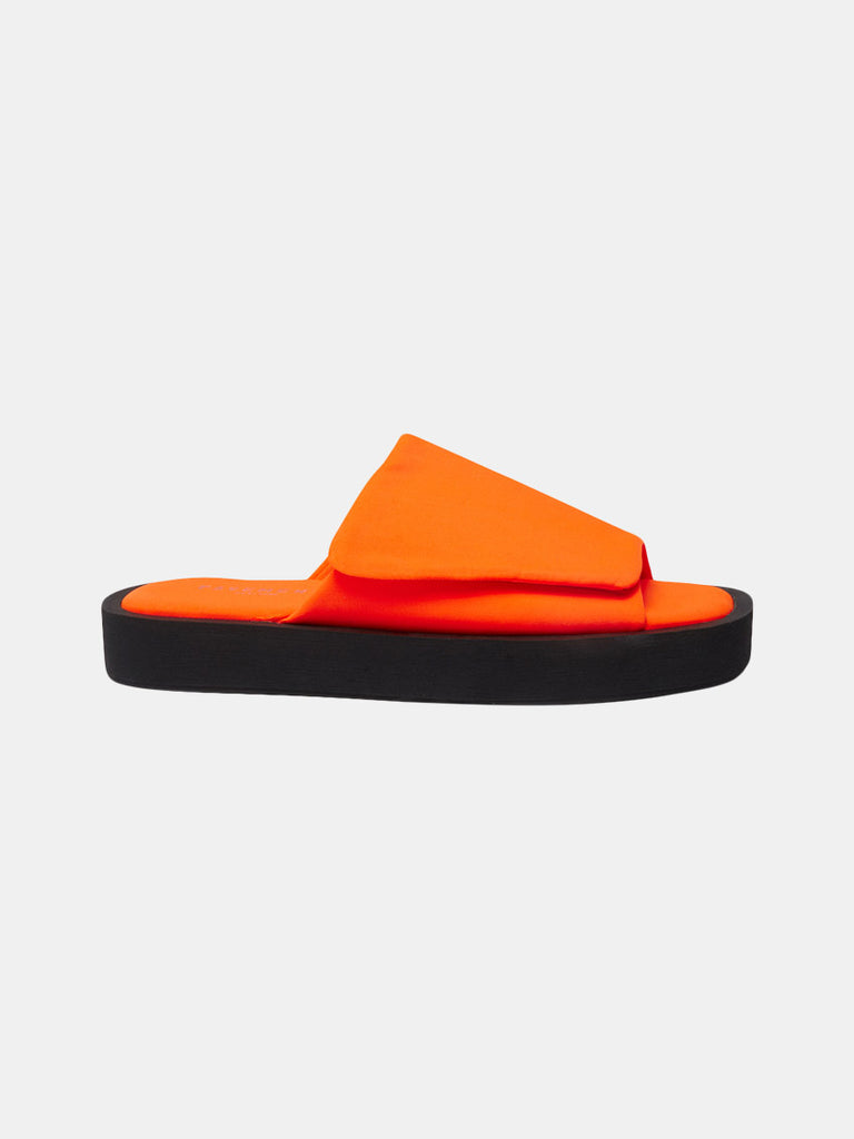 Orange sandaler i tekstil med velcro åbning fra Pavement