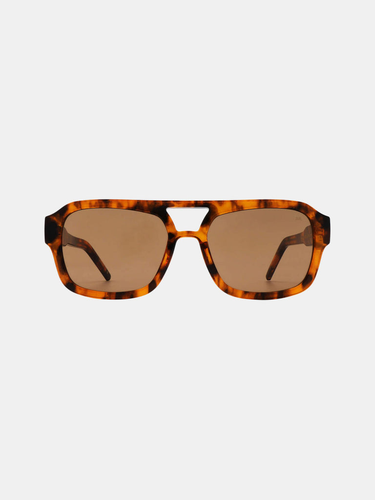 Brun/orange solbriller med brunt glas fra A. Kjærbede