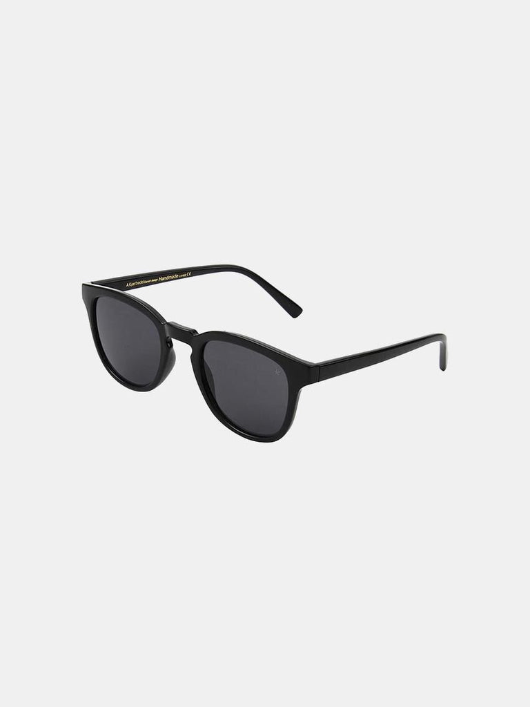 Sorte runde, ovale solbriller med mørkt glas fra A. Kjærbede